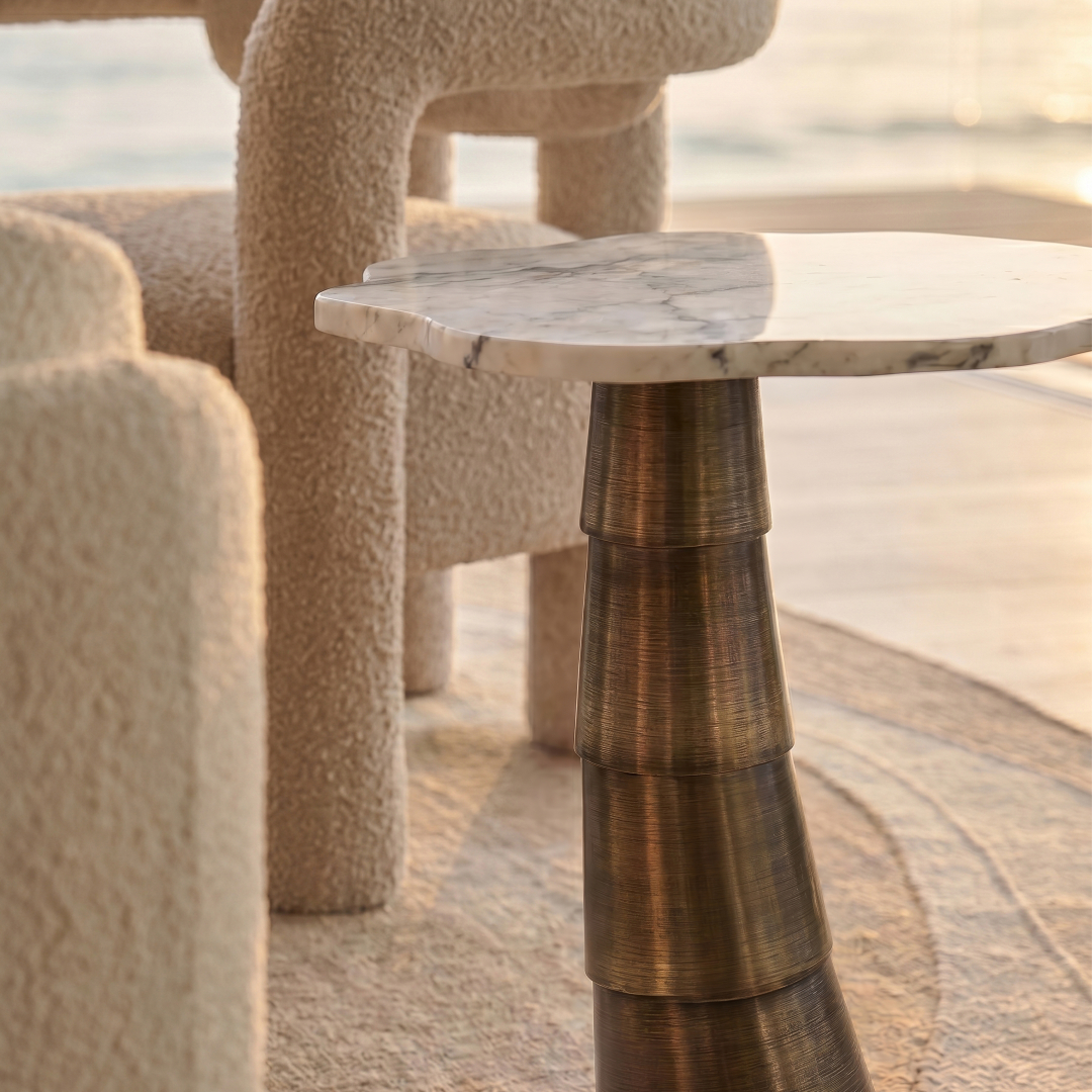 Malibu-sunset---Foz-sofa-Palm-side-table-Double-Arch-armchair-04-InsidherLand